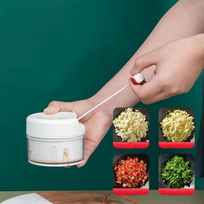 Mini Powerful Meat Grinder Hand-power Food Chopper Mincer Mixer Blender Chop Meat Fruit Vegetable Nuts Shredder (Random Color )