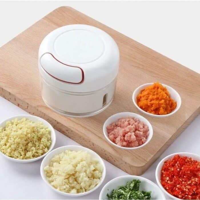 Mini Powerful Meat Grinder Hand-power Food Chopper Mincer Mixer Blender Chop Meat Fruit Vegetable Nuts Shredder (Random Color )