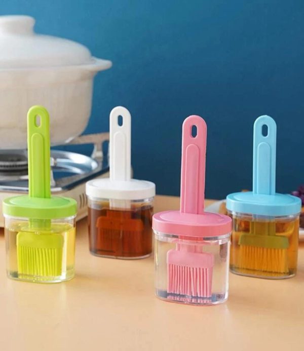 Plastic Oil Bottle Seasoning Dispenser With Silicone Rubber Bristle Brush For Bbq, Oil Brush Bottle Set Oil Storage Container For Kitchen (random Color )